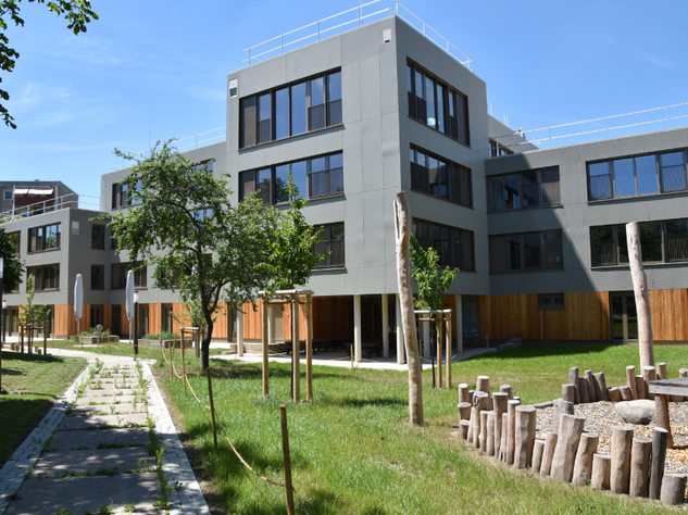 Außenansicht Kinder und Familienhaus